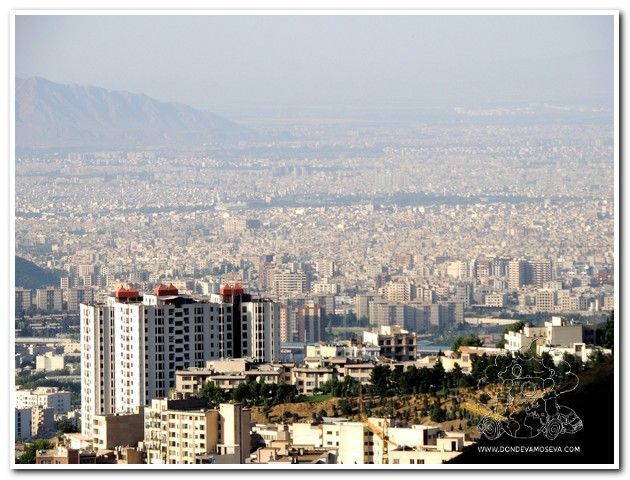 Mirador hacia Teherán en el barrio de Darabad