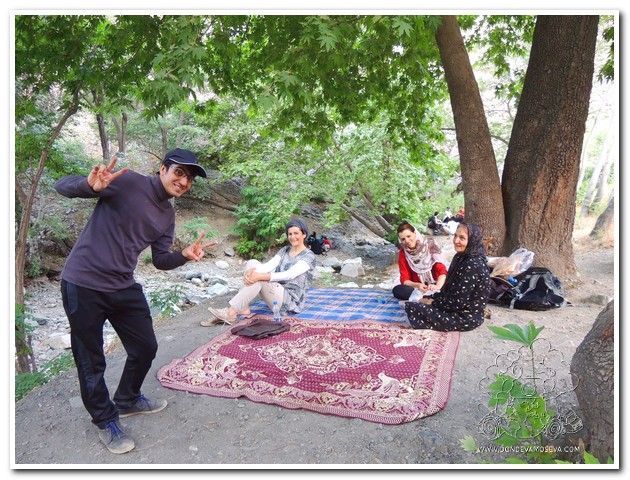 Con amigos en la ruta senderista de Teherán, Irán