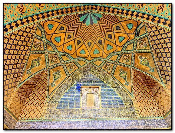 Detalle de una de las cúpulas de Darol Ehsar 