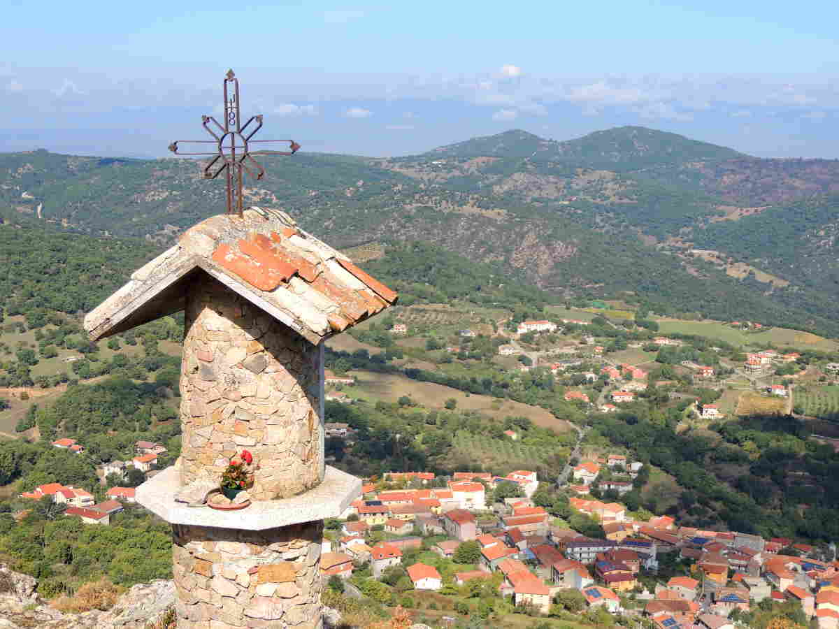 Teti y los hombres de bronce en el corazón de Cerdeña