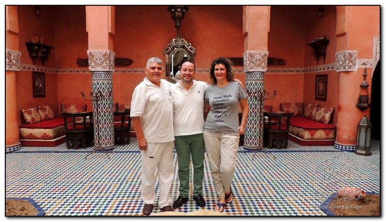 Junto a Ahmed, anfitrión de la Maison d'Hôtes Dar Anebar
