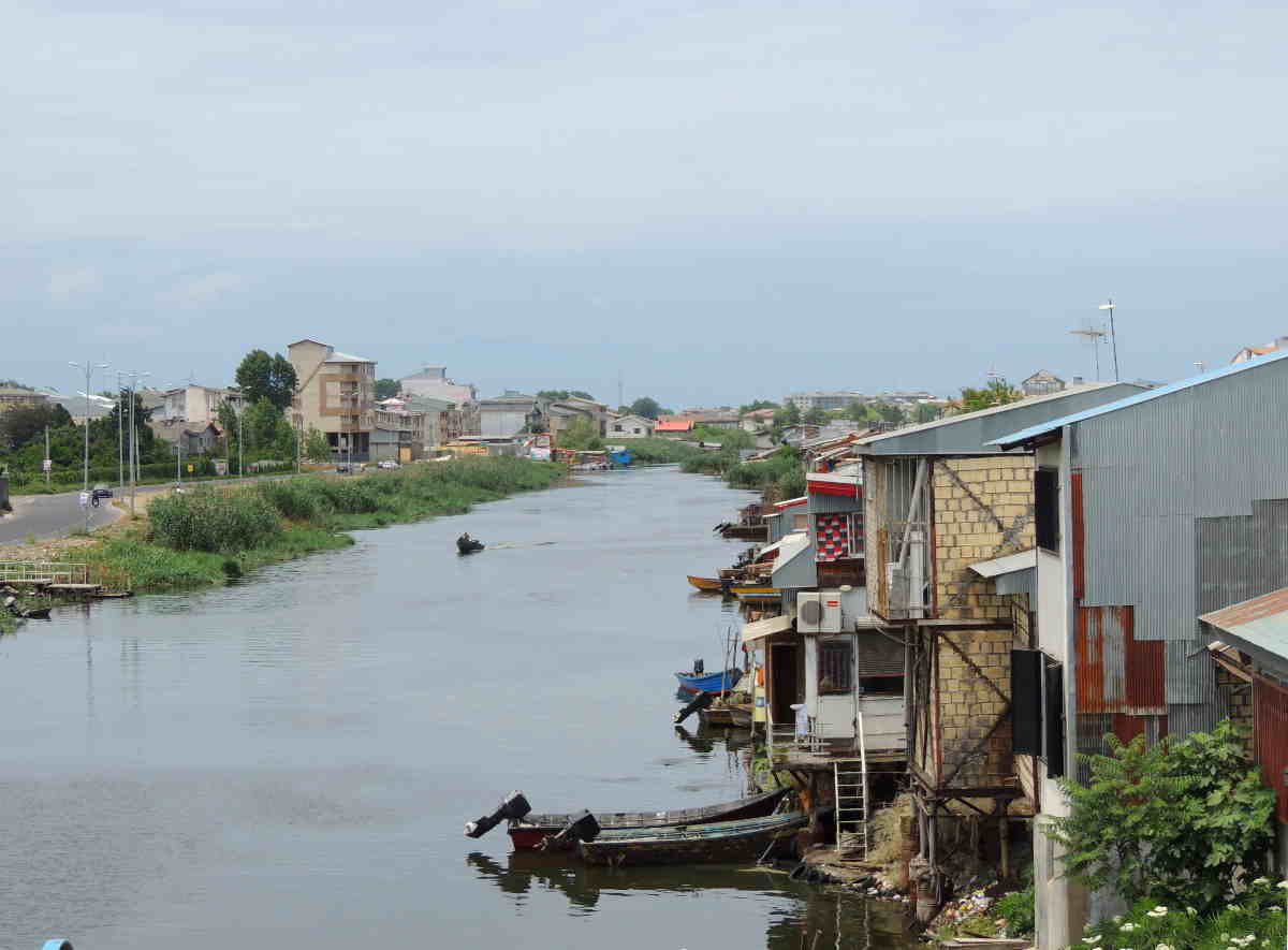 Bandar-e-Anzali ciudad portuaria del Mar Caspio