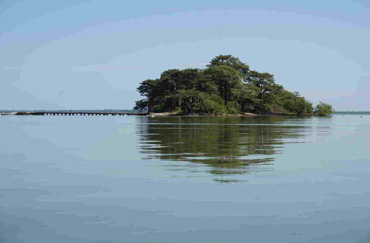 Isla Kunta Kinteh: Memorial de la esclavitud en África