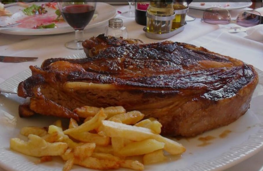 Chuletón sanabrés restaurante Rochi El Puente Sanabria Zamora
