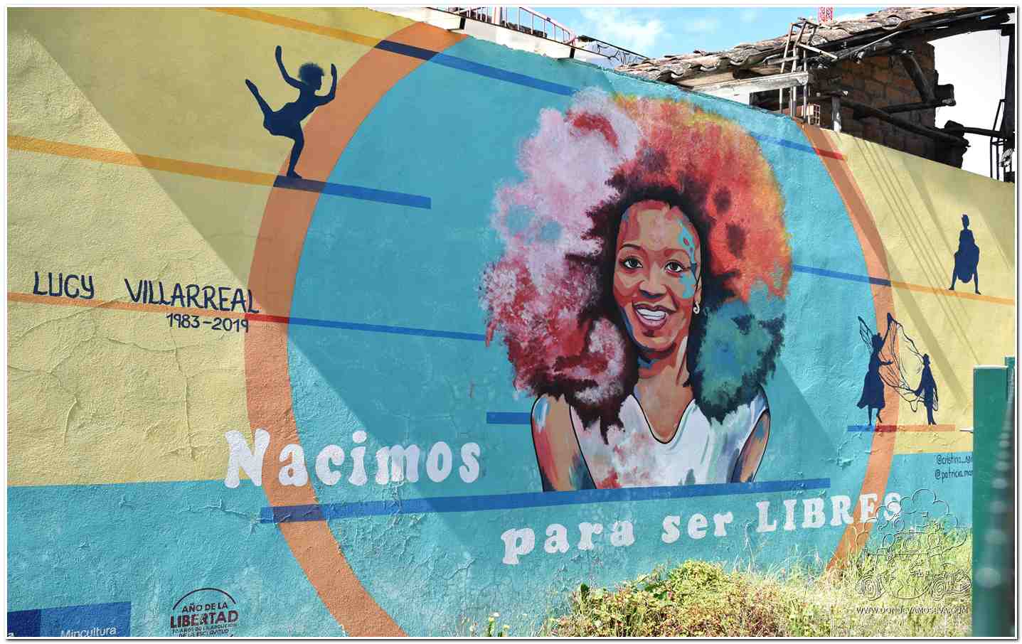 Mural homenaje a Lucy Villareal, danzante del Carnaval, en los muros que quedaron tras la ampliación de la calle 27