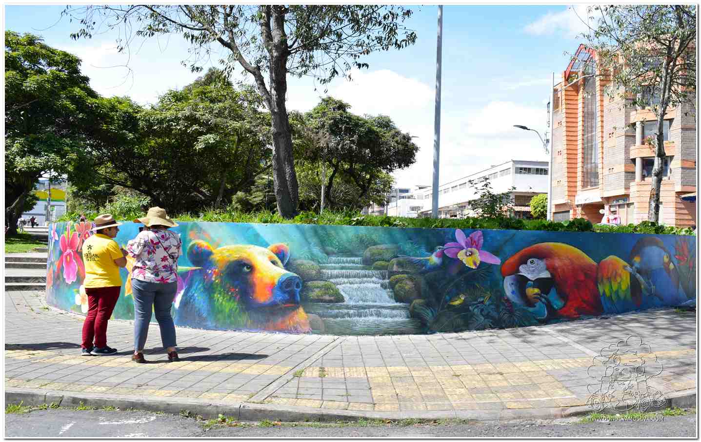 Mural realismo mágico, la naturaleza en la plaza Bombona de Pasto
