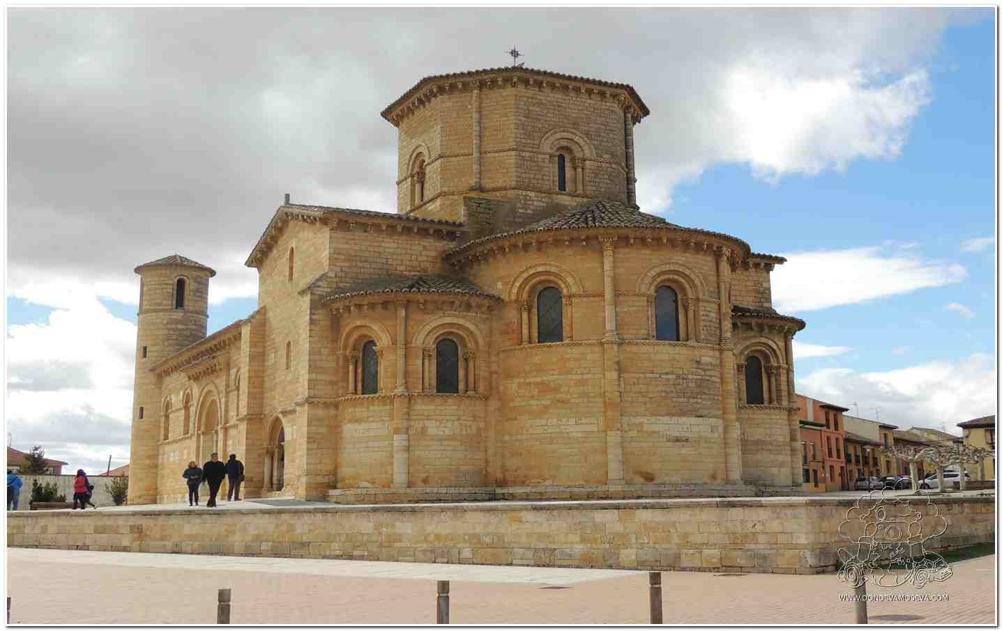 Iglesia San Martín de Tours Frómista joya del románico español Palencia