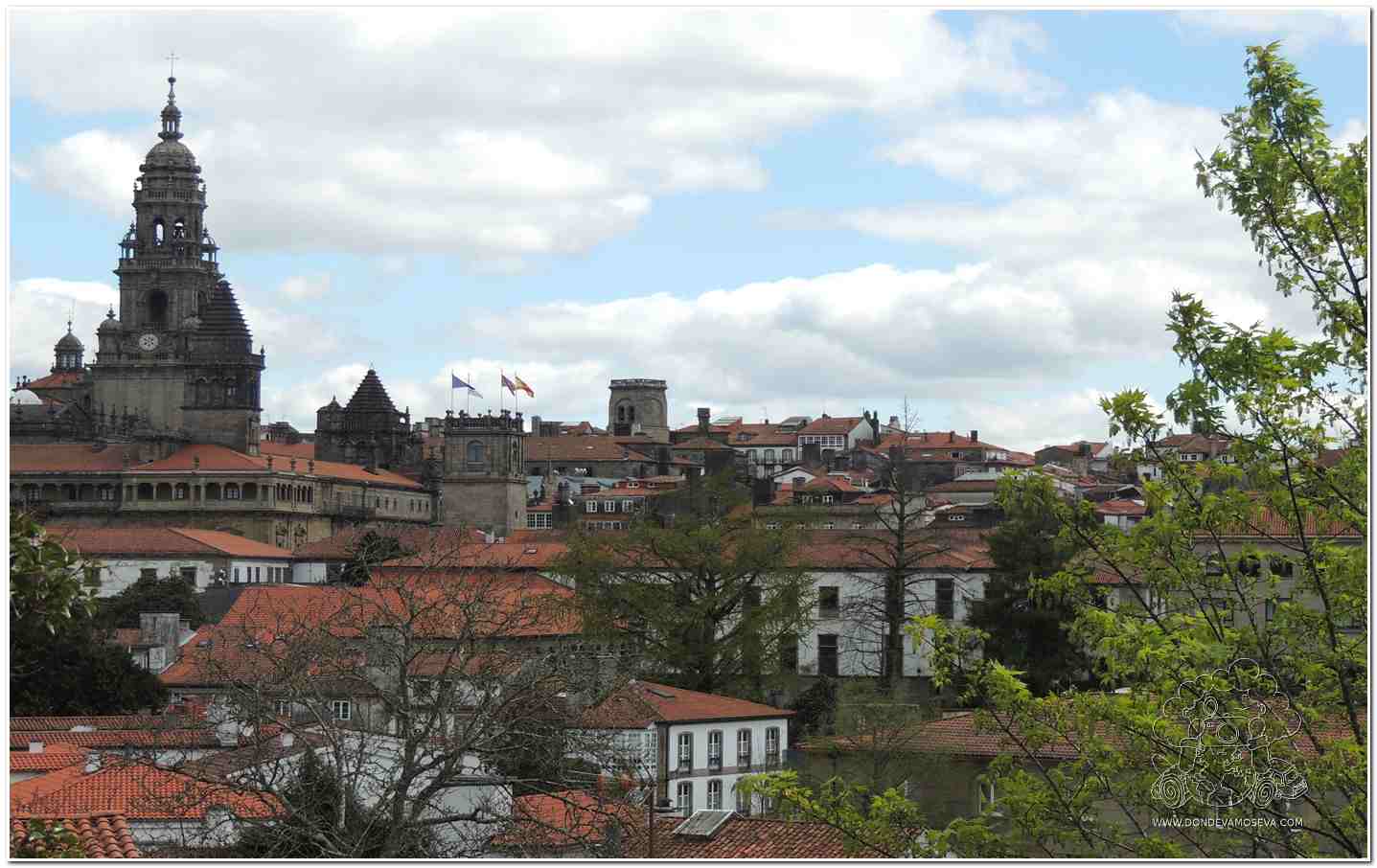 Panorámica de Santiago de Compostela desde el parque de La Alameda