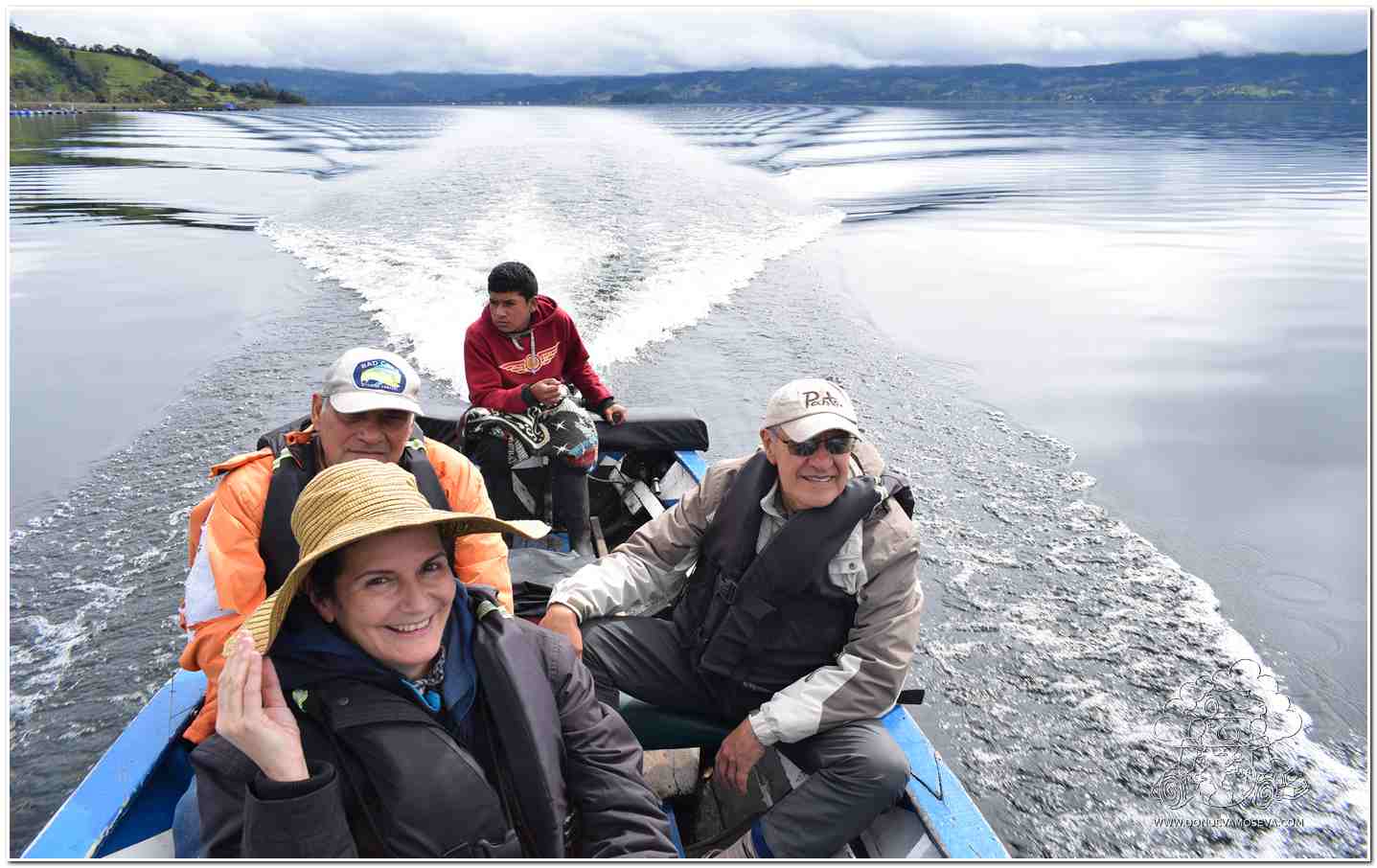 Actividad de paseo en barca con el equipo de Cielo y tierra y Ayura Club Naútico