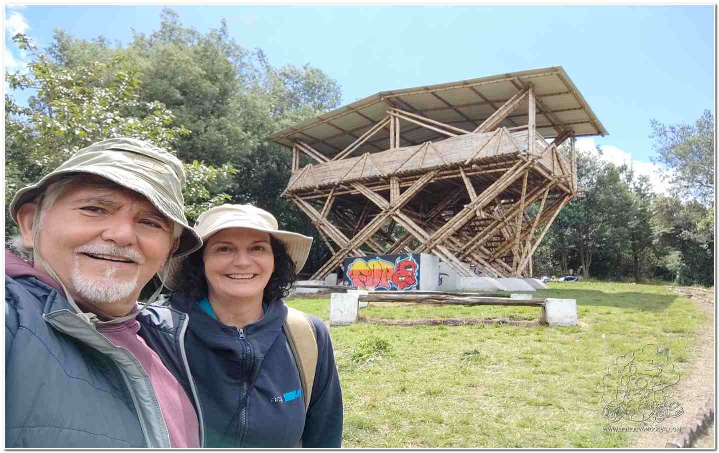 Mirador en el Sendero Ecológico del Parque Chimayoy
