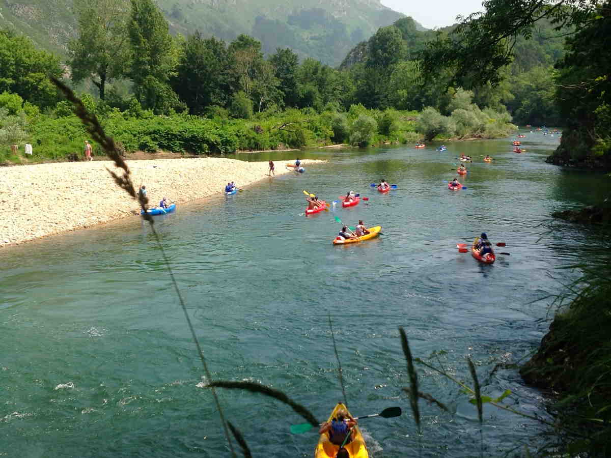 Experiencia Canoa en el río Sella Fuente Cangas Aventura Asturias