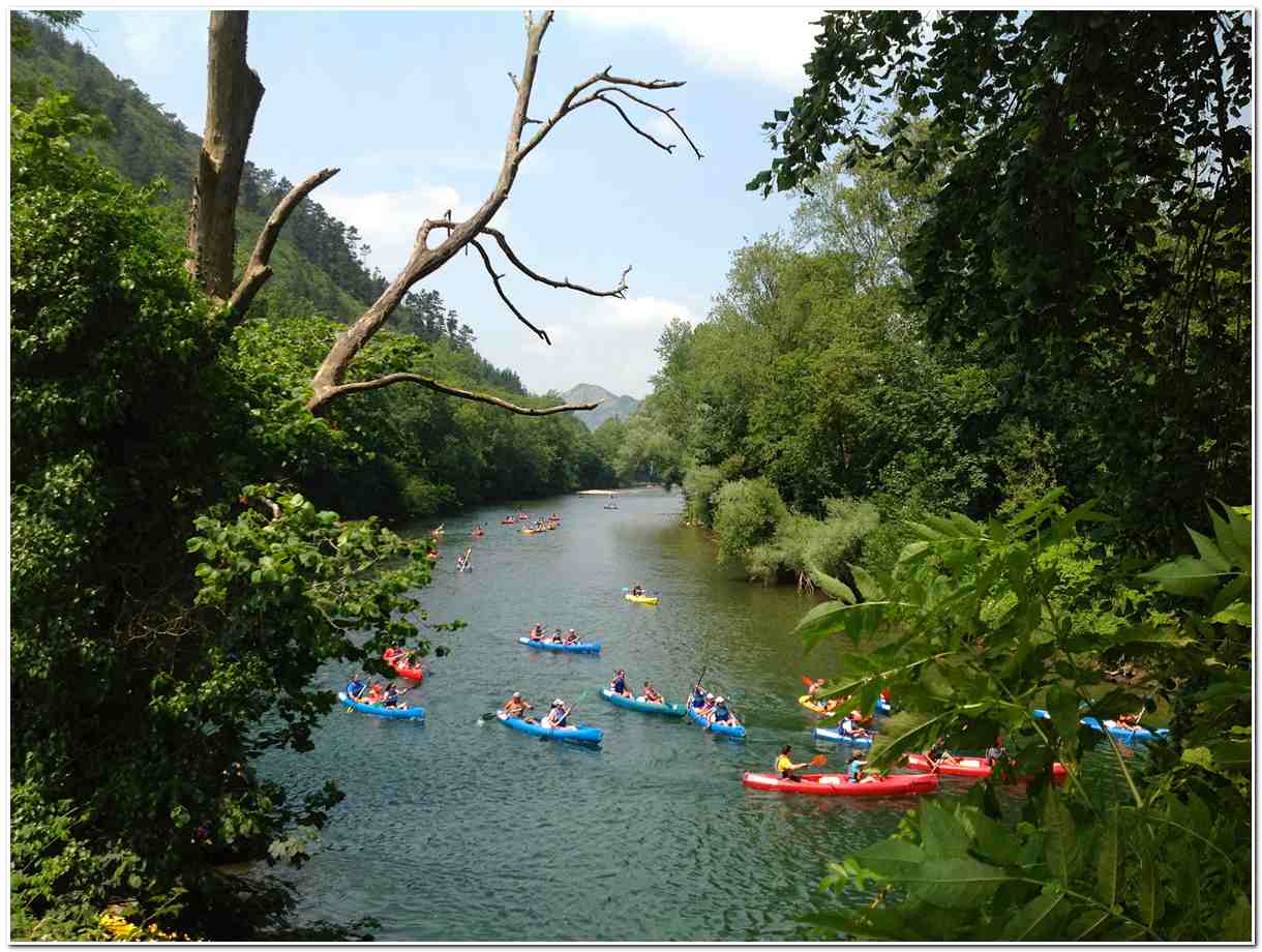 El Río Sella aventura con canoa Kayak Fuente Cangas Aventura Asturias