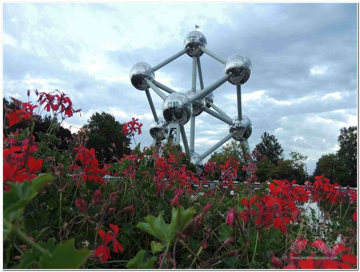 Atomium símbolo de Bruselas Bélgica