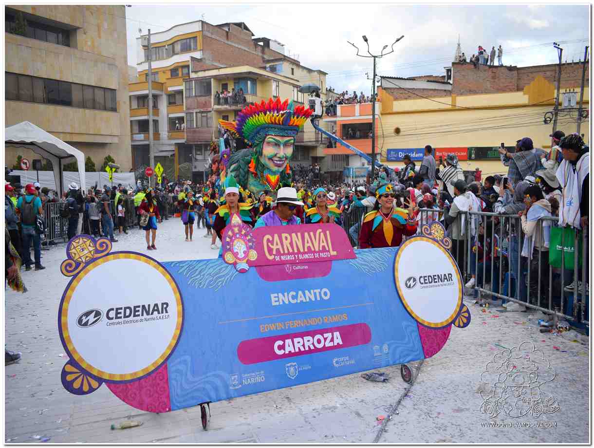 Letrero carroza Encanto desfile magno Carnaval 2025 Pasto Nariño Colombia