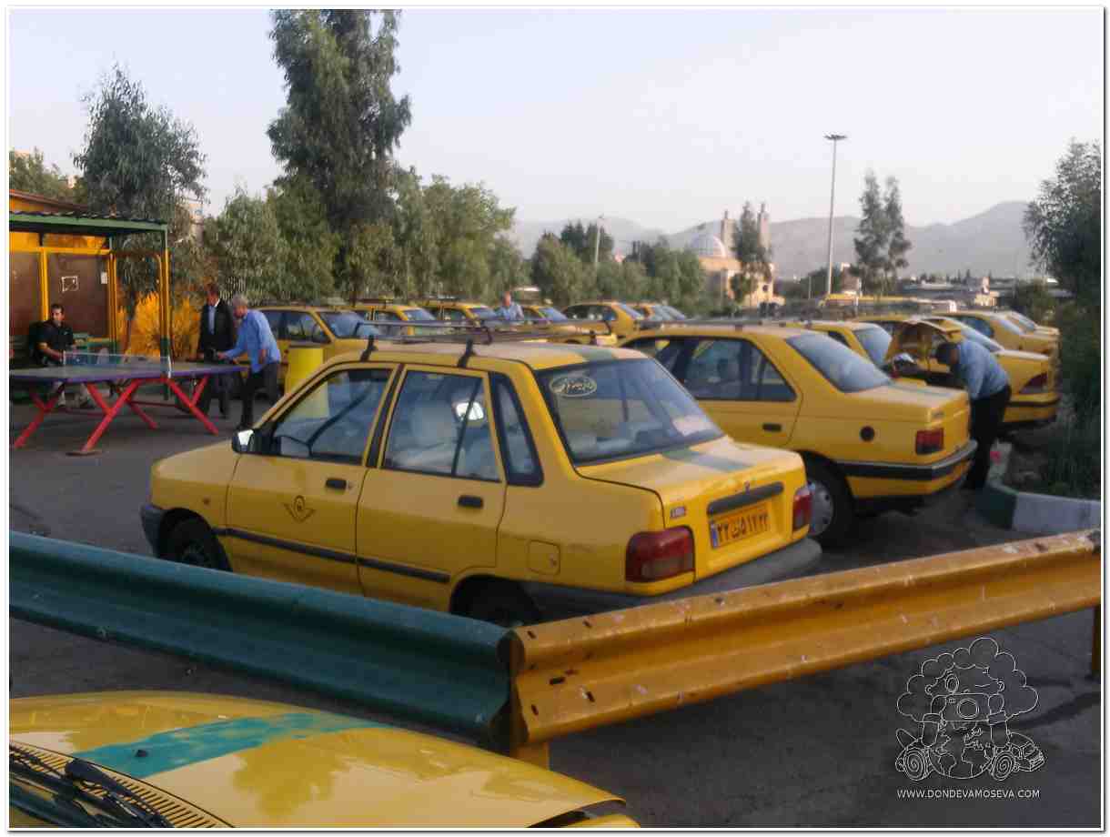 Taxis amarillos Irán terminal autobuses