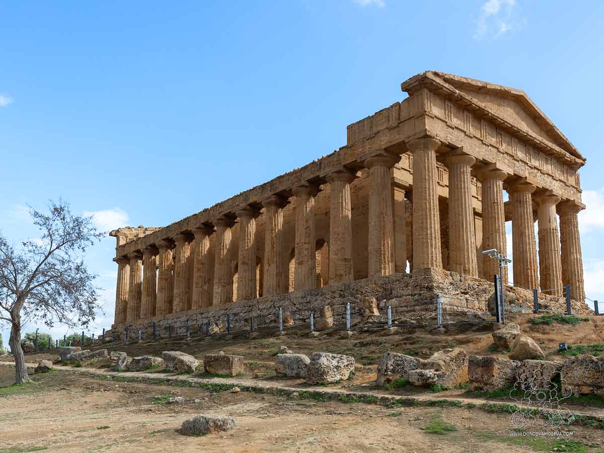 Templo de Concordia en Agrigento en Sicilia