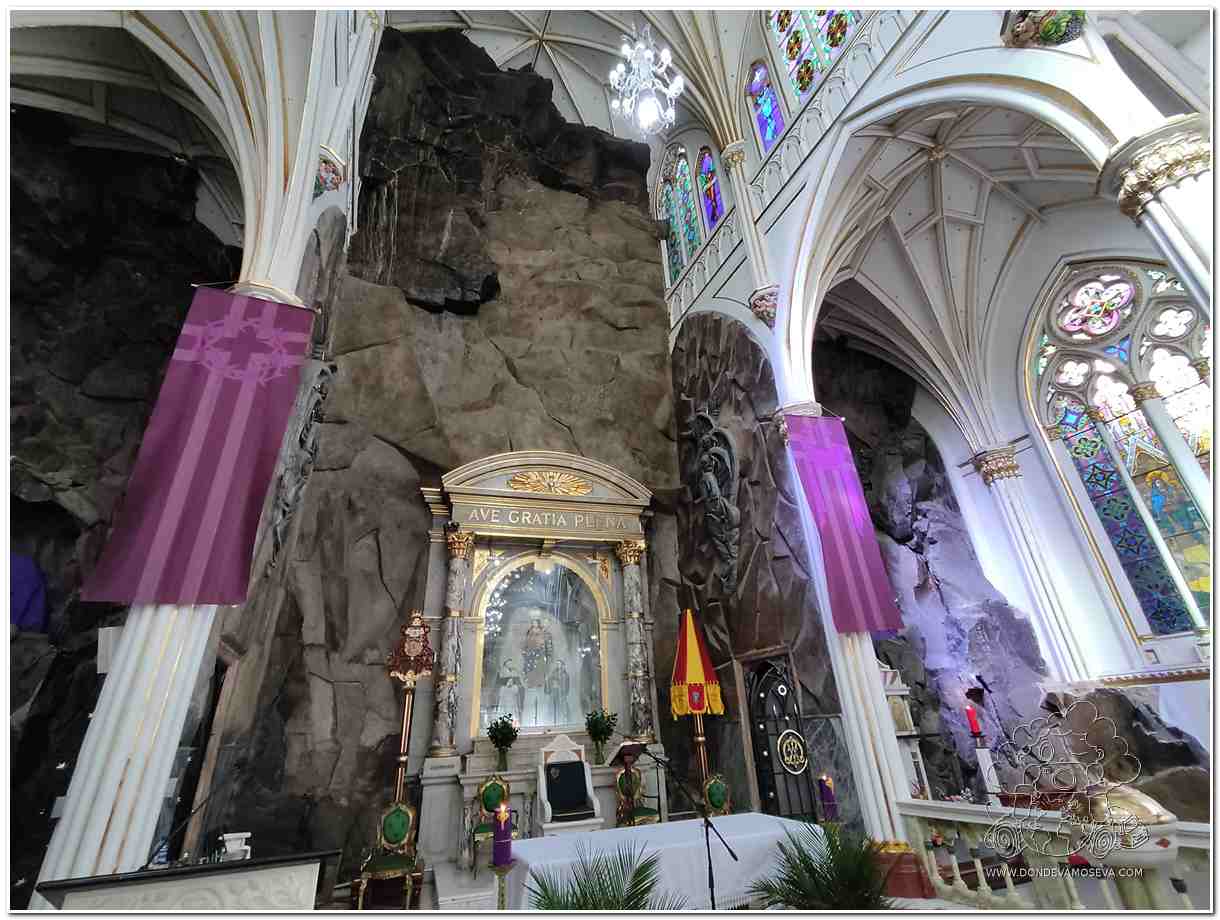 Pintura mural Virgen del rosario Las Lajas Ipiales Nariño Colombia