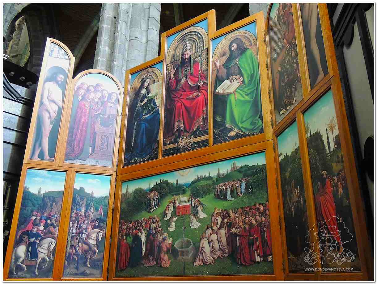 Detalle del Políptico del Cordero Místico de Van Eyck en la Catedral de San Bavón, Gante