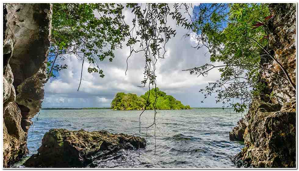 Parque Nacional Los Haitises en Samaná, destino sostenible de República Dominicana