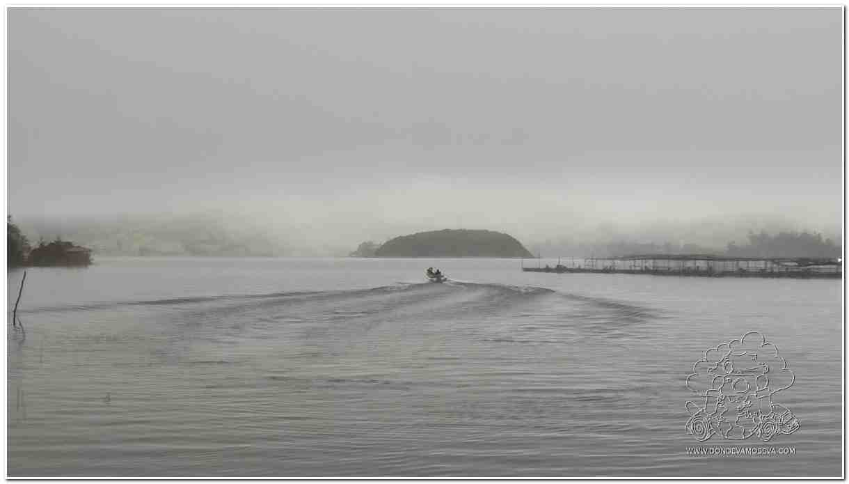 El lago Guamuez cuando despierta entre nieblas