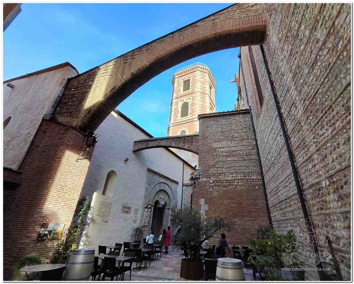 Catedral de San Juan Bautista y Campo Santo, corazón espiritual de Perpiñán