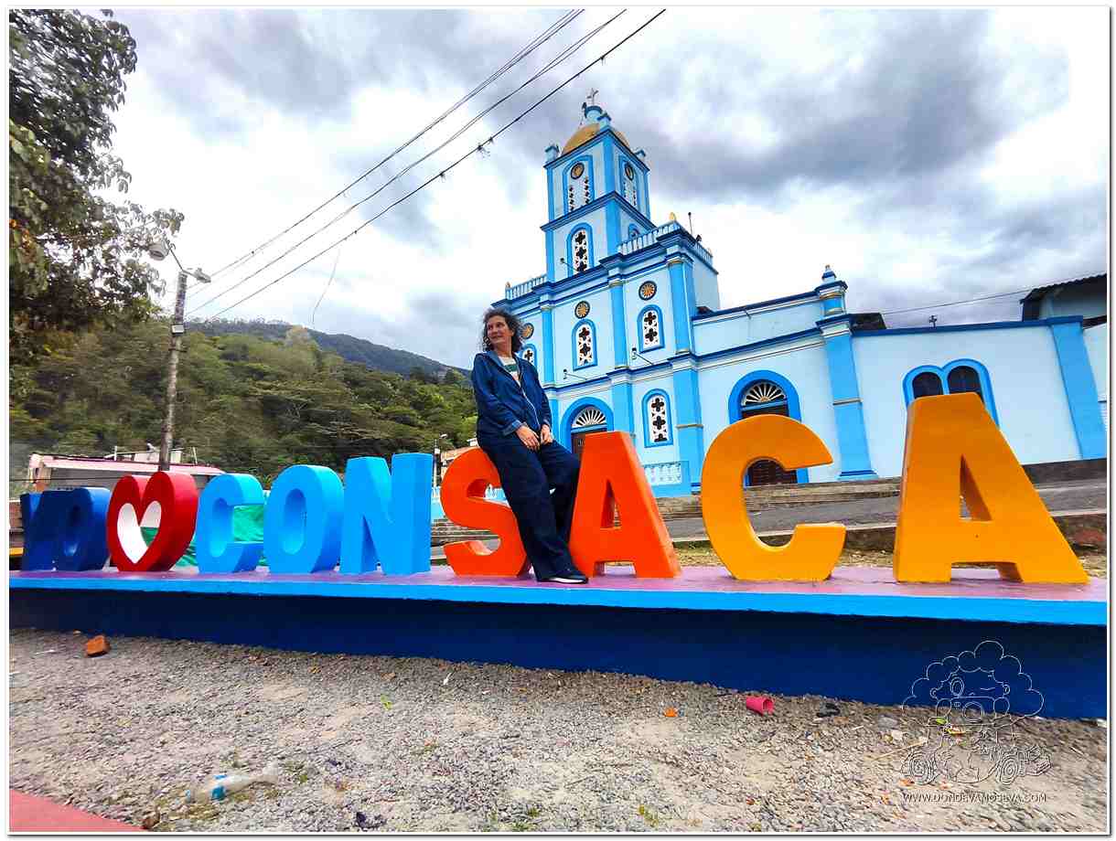Plaza principal de Consacá con la iglesia y las letras de colores “I love Consacá”, punto emblemático del municipio nariñense.