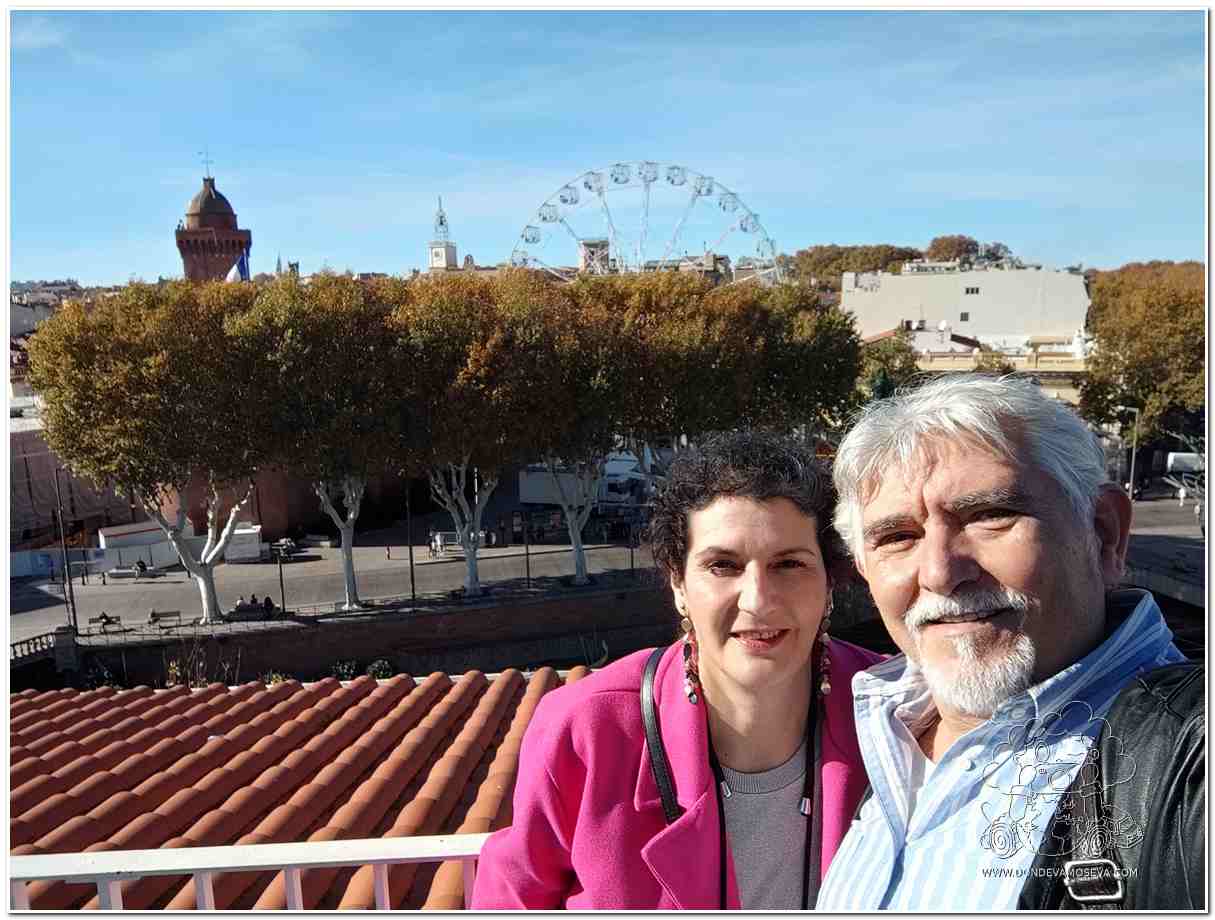 Rooftop de Galeries Lafayette con vistas panorámicas de Perpiñán al atardecer