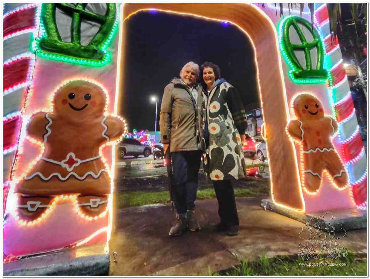 disfrutando del alumbrado navideño de la avenida de los Estudiantes