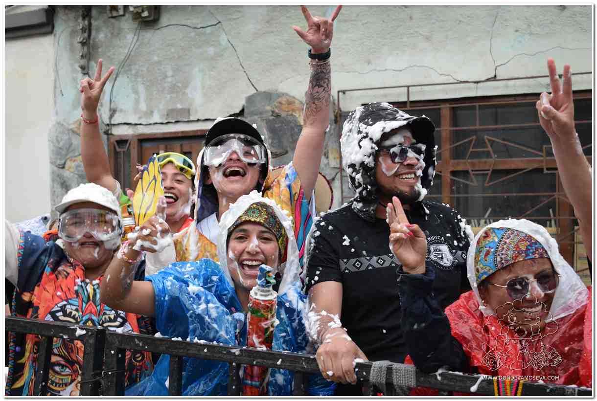 la Carioca,espuma blanca símbolo de juego y libertad durante todo el Carnaval