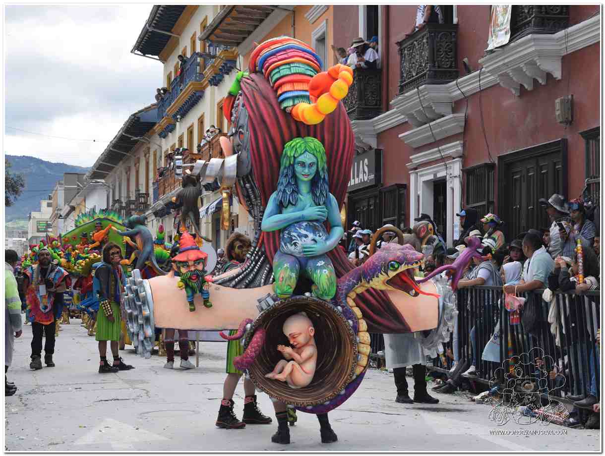 Ritual andino de agradecimiento a la Pachamama condensado en un disfraz individual del Desfile Magno