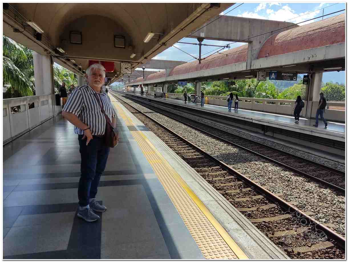 el metro es la mejor manera de moverse por la ciudad de la eterna primavera