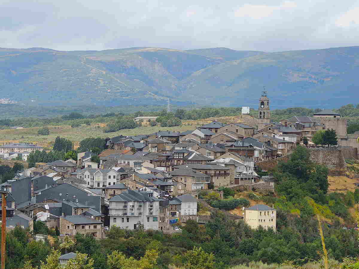 Vista panorámica de Puebla de Sanabria, uno de los pueblos más bonitos de España