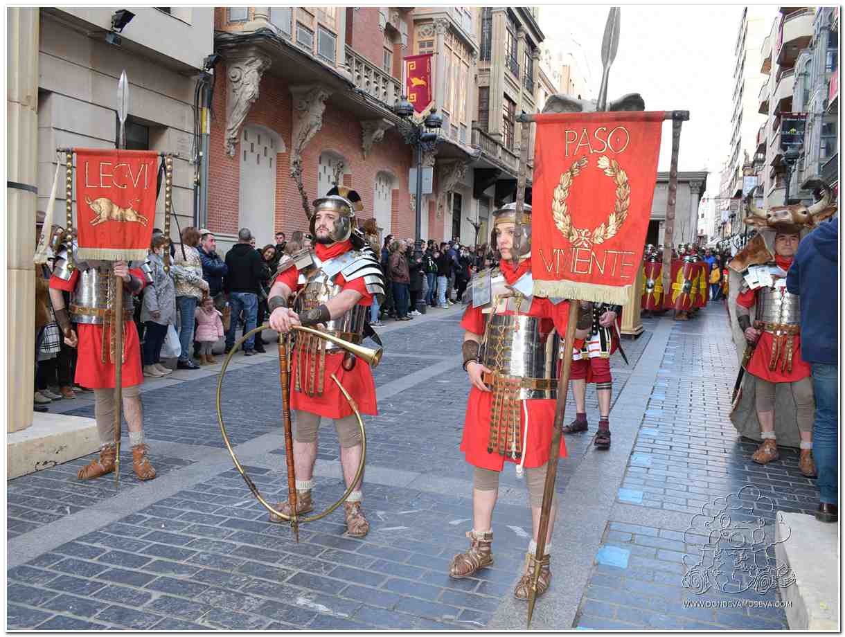 Mercaforum en Calahorra durante la Semana Santa con ambientación romana y vecinos caracterizados