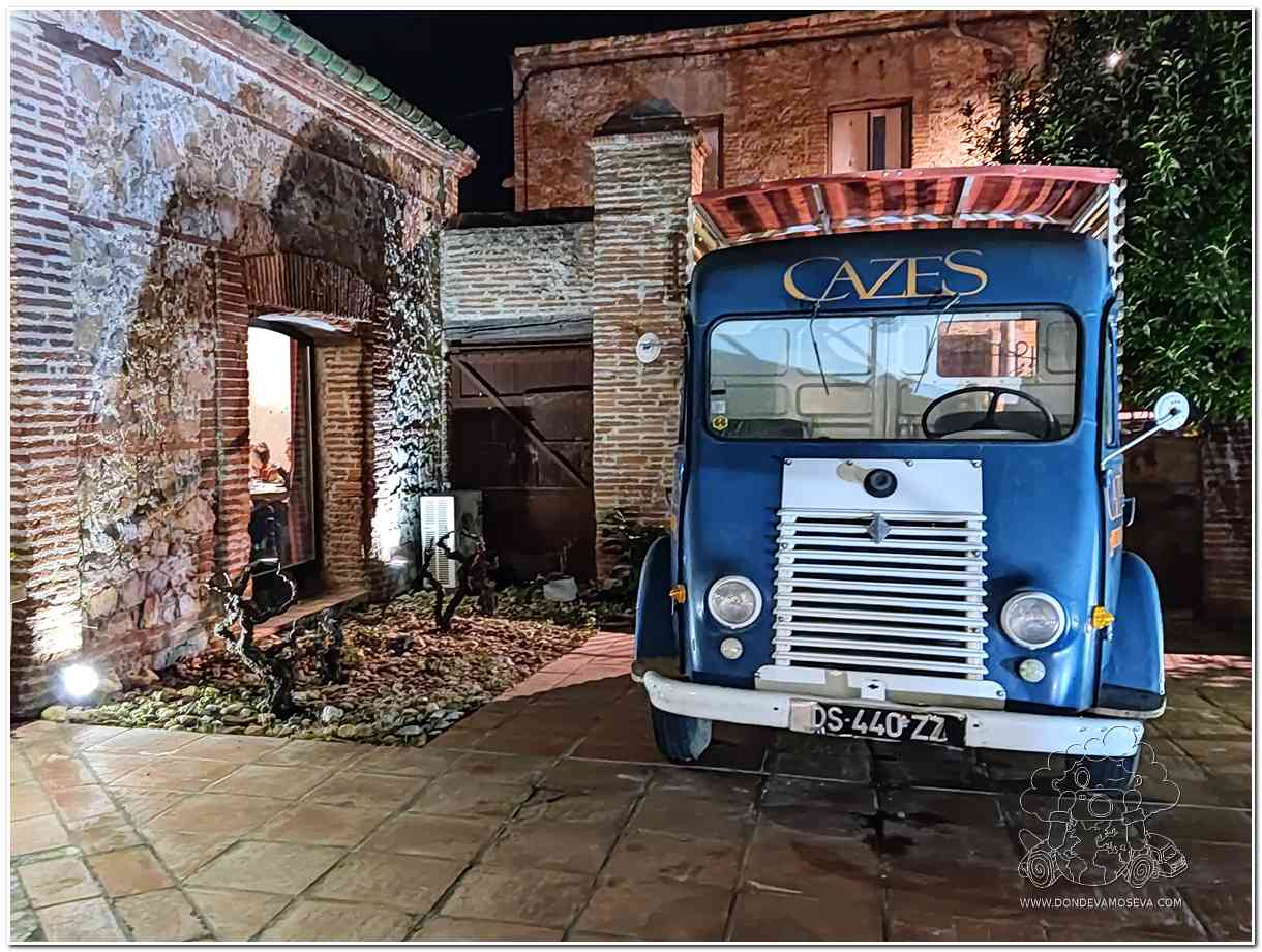 Entrada a la bodega Cazes en Rivesaltes
