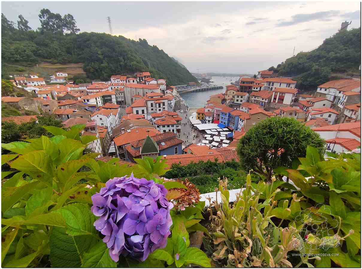 casas de colores de Cudillero uno de los pueblos más bellos de España