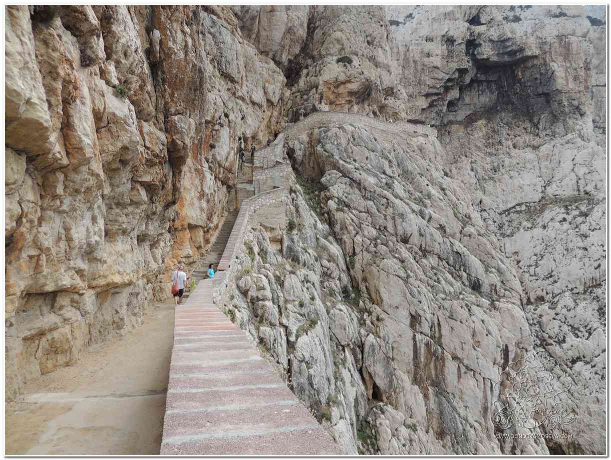 Escalera del Cabirol que conduce a la Gruta de Neptuno