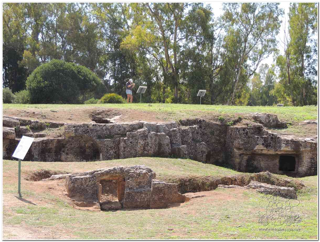 Necrópolis prehistórica de Anghelu Ruju cerca de Alghero, joyas arqueológicas de la ruta por Cerdeña en 15 días