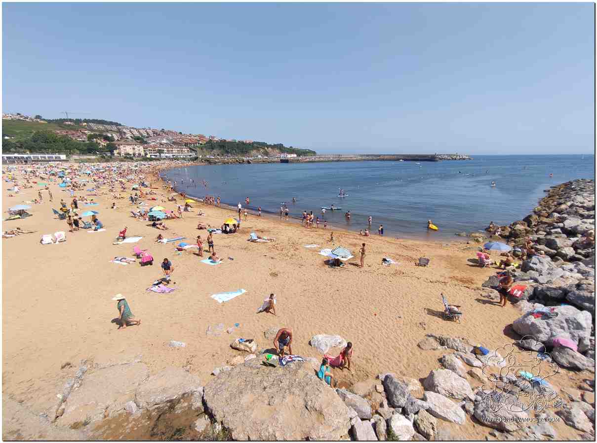 Playa de Luanco en la costa asturiana