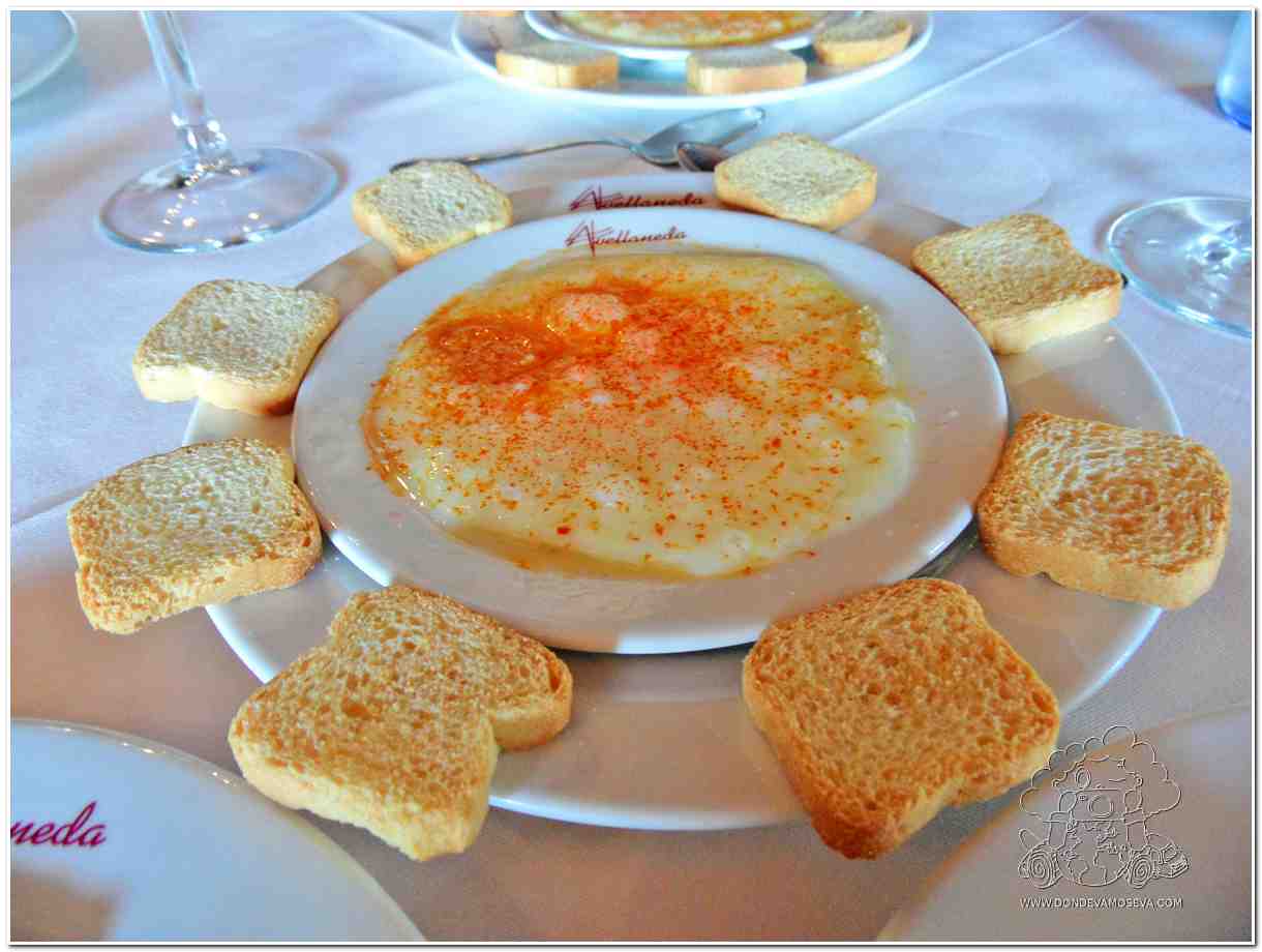Plato con queso D.O. Ibores en el Geomenú del Geoparque Villuercas Ibores Jara