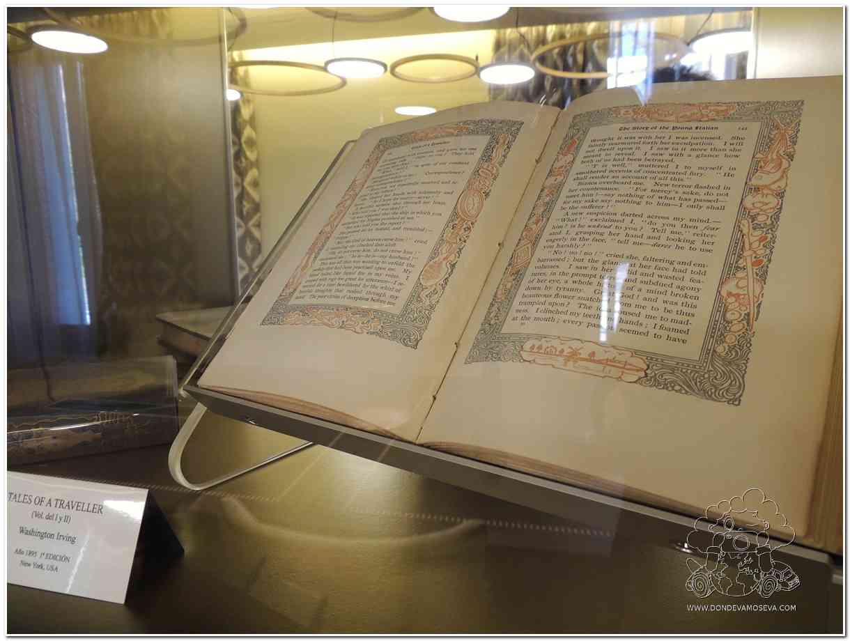 libros de viajes Tales of a Traveller en la biblioteca Washington Irving junto a la Alhambra