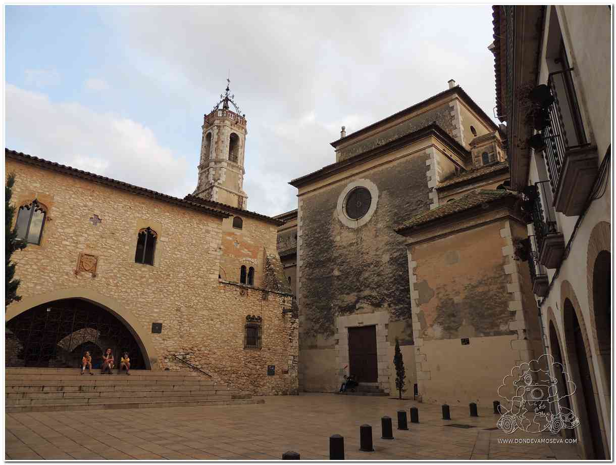 Vilanova i la Geltrú puerto y casco histórico con castillo