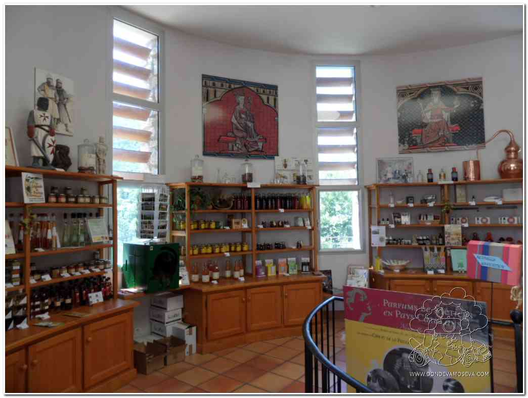 centro de interpretación de los perfumes en Mosset