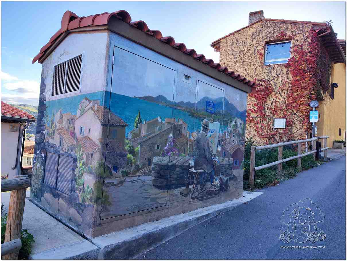 Mural artístico en una casa de Collioure en homenaje a los pintores