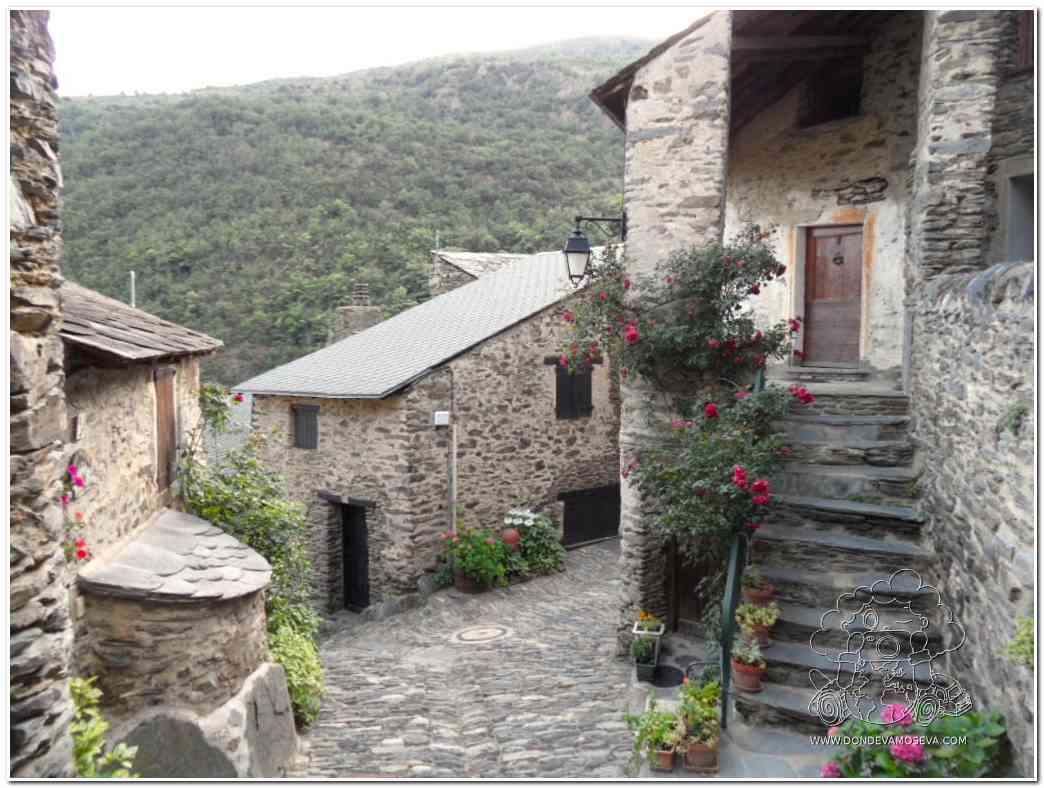 Evol pueblo rural del Pirineo catalán en los Pirineos Orientales