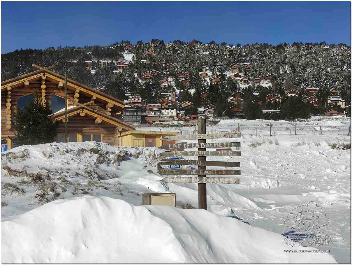 Estación de esquí Les Angles en invierno con nieve