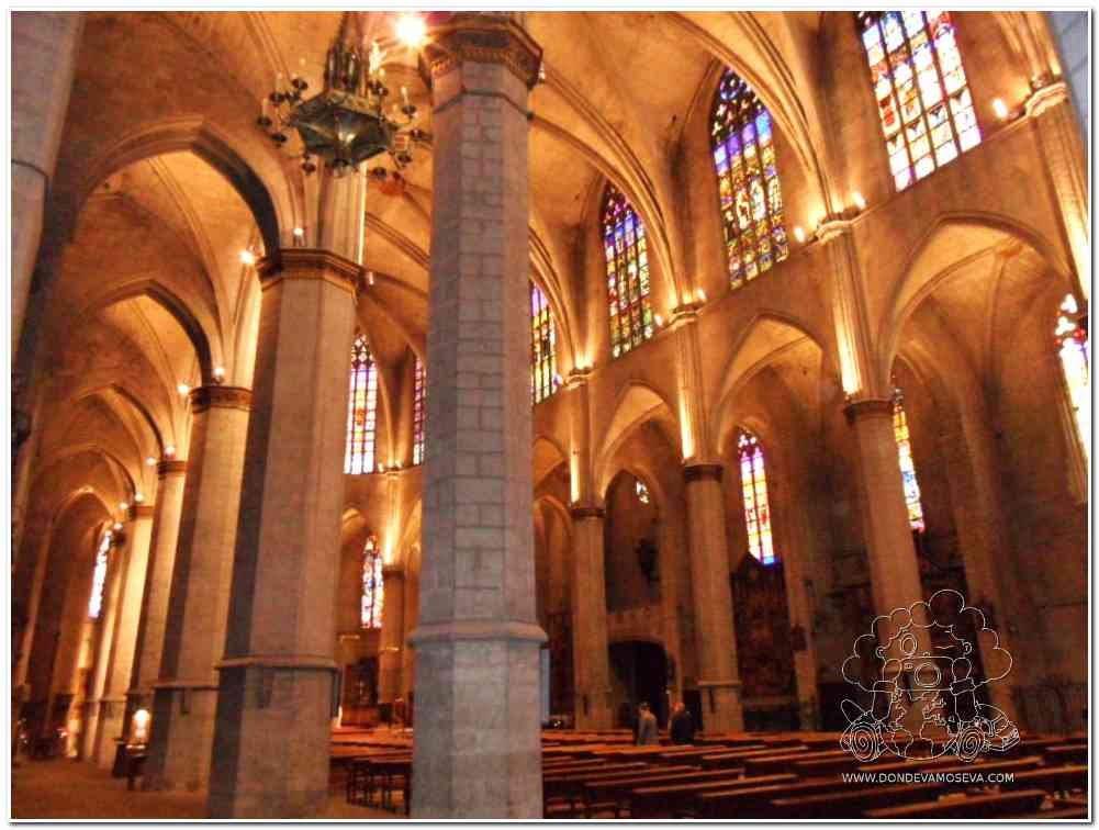 Interior de la magnífica basílica de la Seu de la ciudad de Manresa