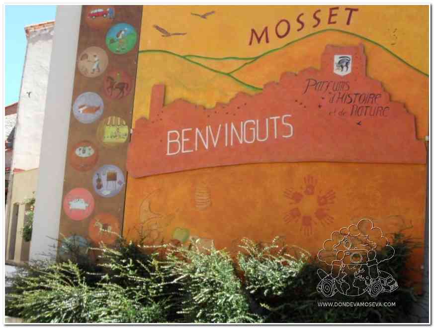 Mural dedicado a los perfumes y la naturaleza en Mosset