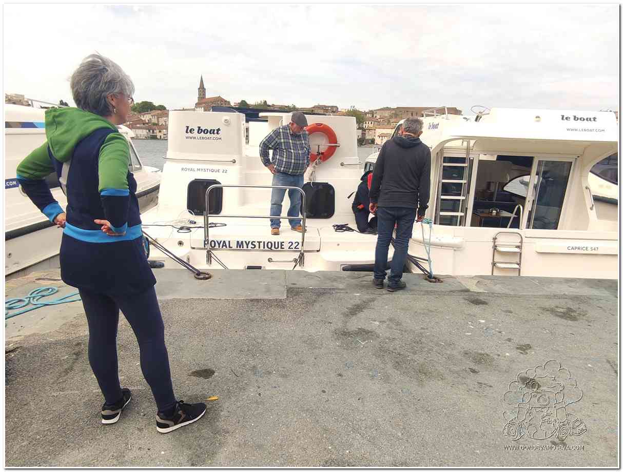 Base fluvial de Le Boat en Castelnaudary antes de iniciar la navegación