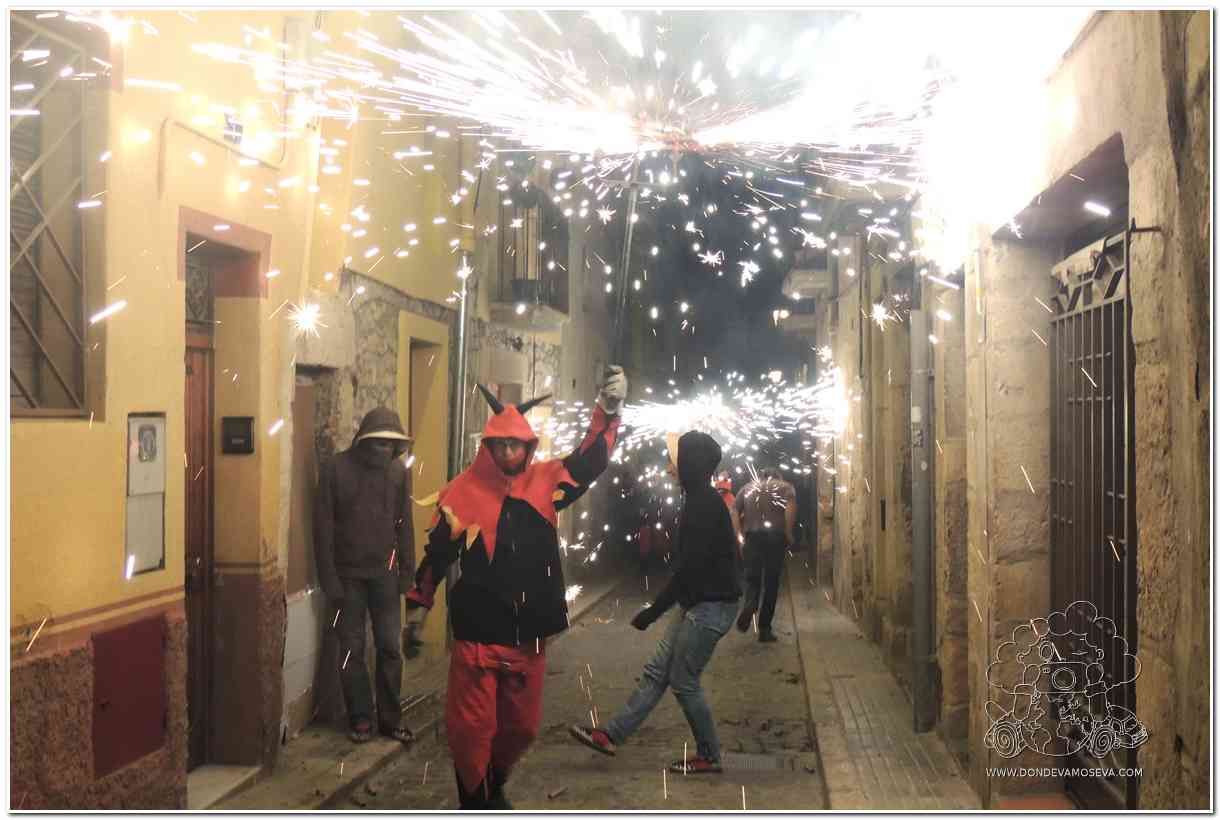 Fiesta nocturna de Diables en Montblanc Tarragona