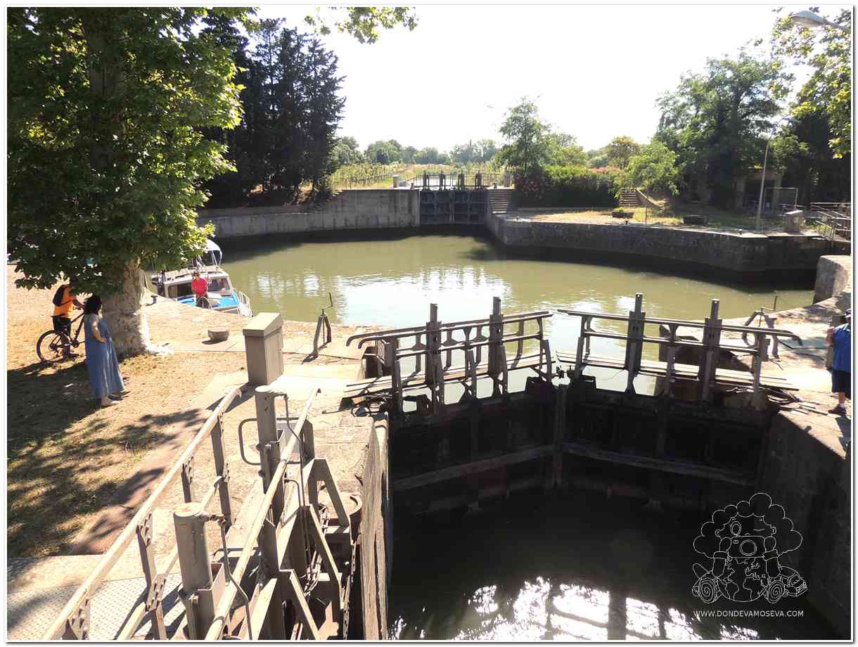Esclusa redonda de Agde en el Canal du Midi
